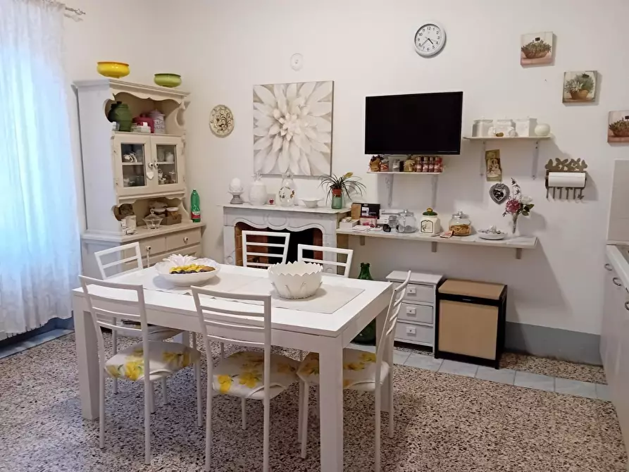 Immagine 12 di Appartamento in vendita  a Carrara