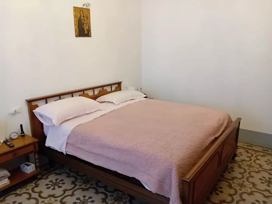 Immagine 11 di Appartamento in vendita  a Carrara