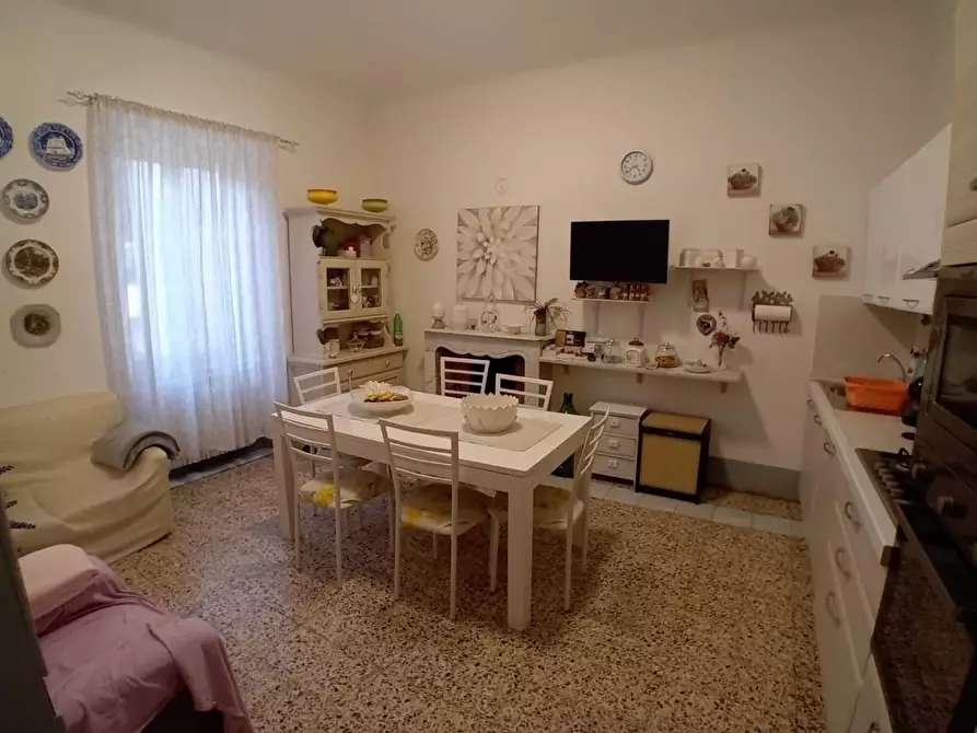 Immagine 20 di Appartamento in vendita  a Carrara