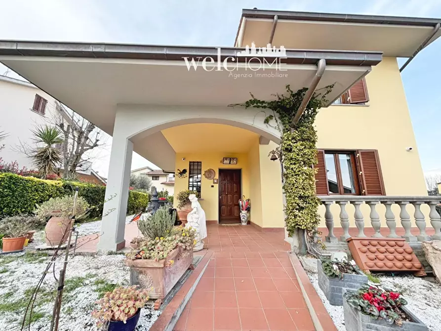 Immagine 3 di Villa in vendita  a Poggio A Caiano