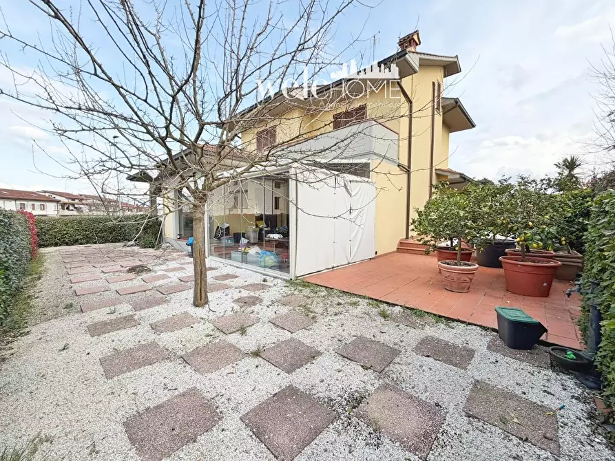 Immagine 36 di Villa in vendita  a Poggio A Caiano