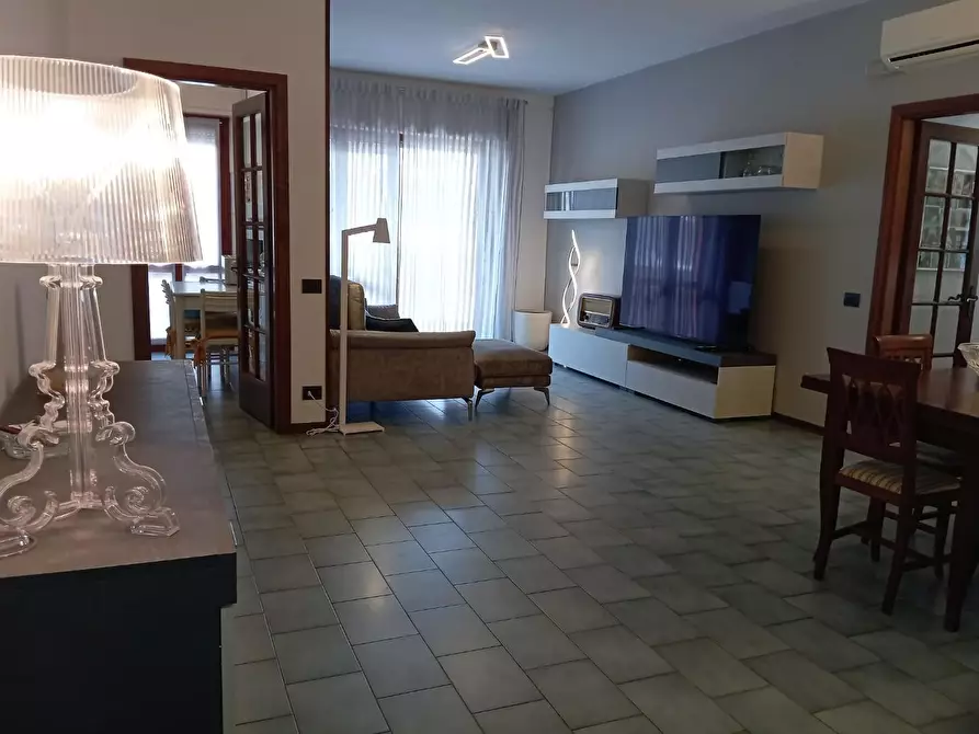 Immagine 11 di Appartamento in vendita  a Carrara