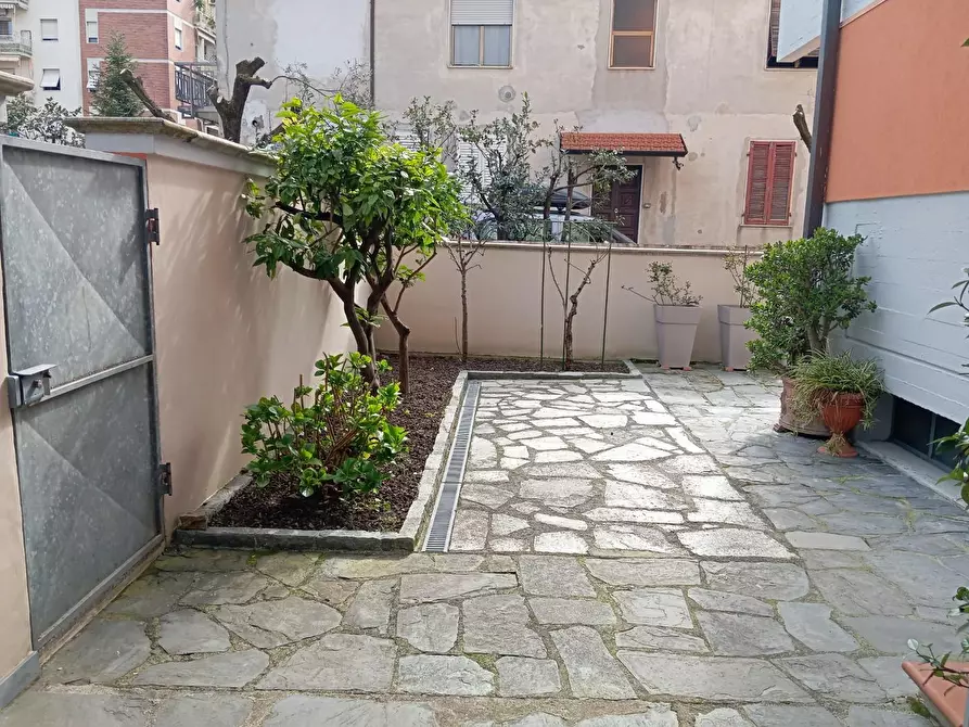 Immagine 5 di Appartamento in vendita  a Carrara