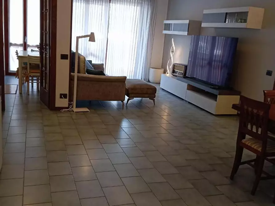 Immagine 12 di Appartamento in vendita  a Carrara