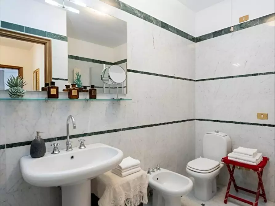 Immagine 31 di Appartamento in vendita  a Carrara