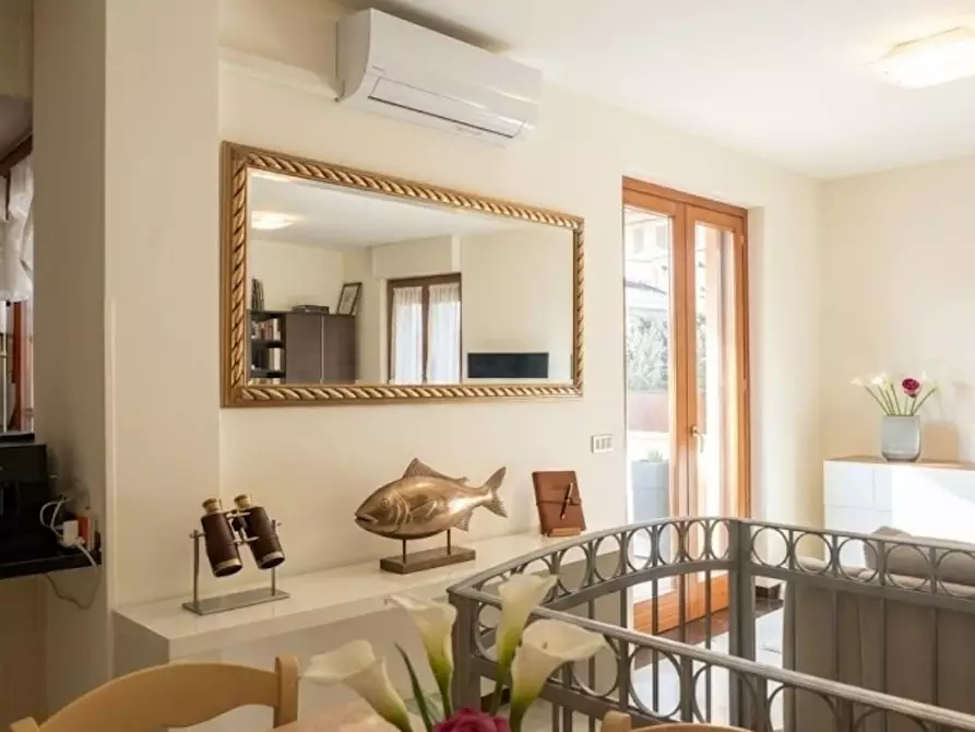 Immagine 13 di Appartamento in vendita  a Carrara