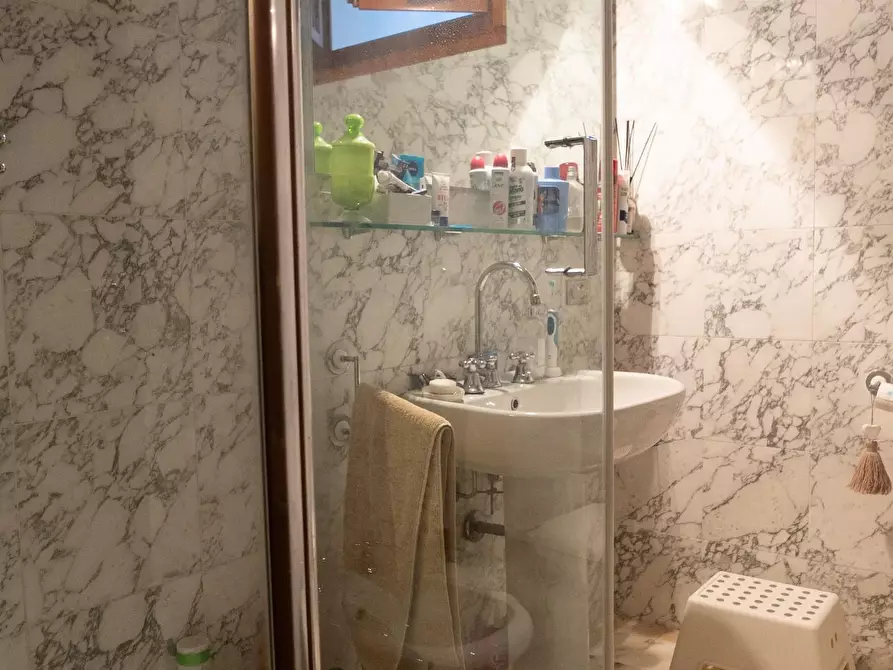 Immagine 29 di Appartamento in vendita  a Carrara