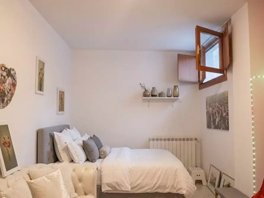 Immagine 19 di Appartamento in vendita  a Carrara