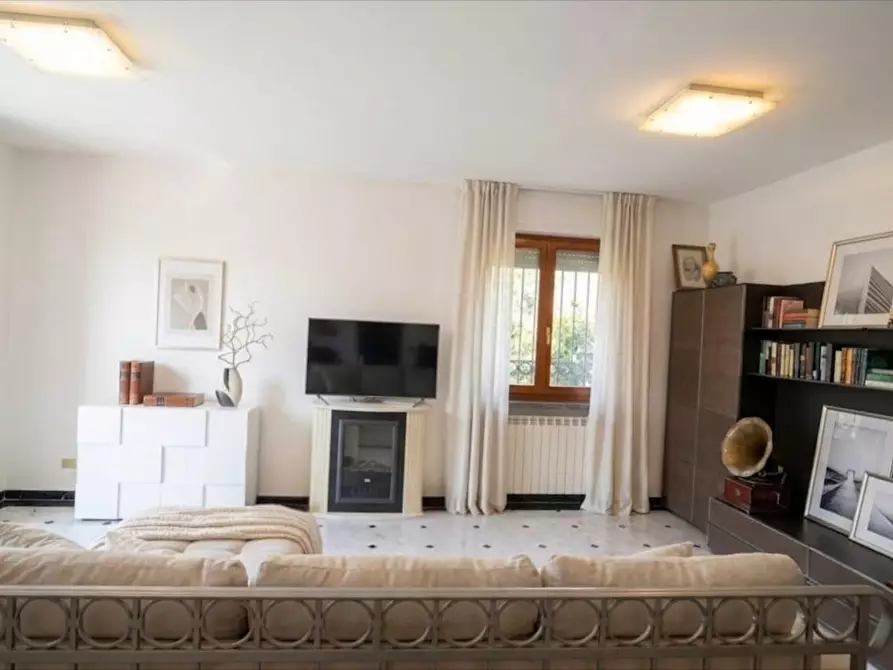 Immagine 5 di Appartamento in vendita  a Carrara