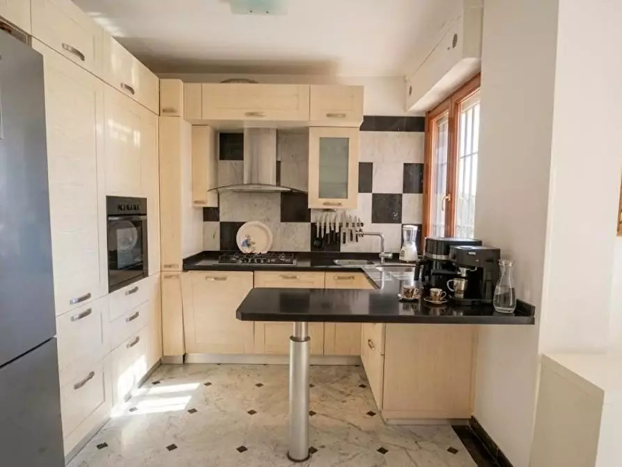 Immagine 9 di Appartamento in vendita  a Carrara