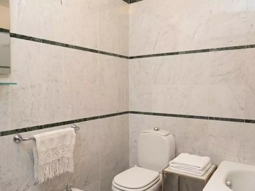 Immagine 33 di Appartamento in vendita  a Carrara