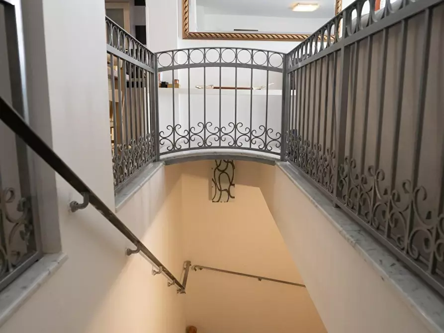 Immagine 17 di Appartamento in vendita  a Carrara