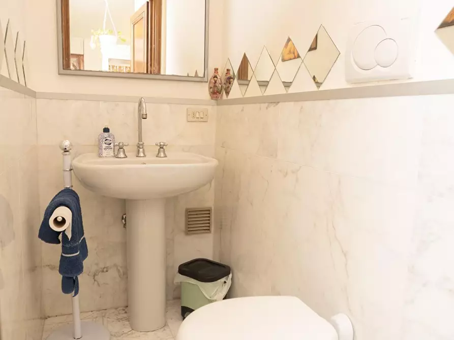 Immagine 25 di Appartamento in vendita  a Carrara