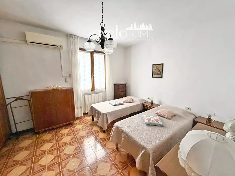 Immagine 8 di Terratetto in vendita  a Campi Bisenzio