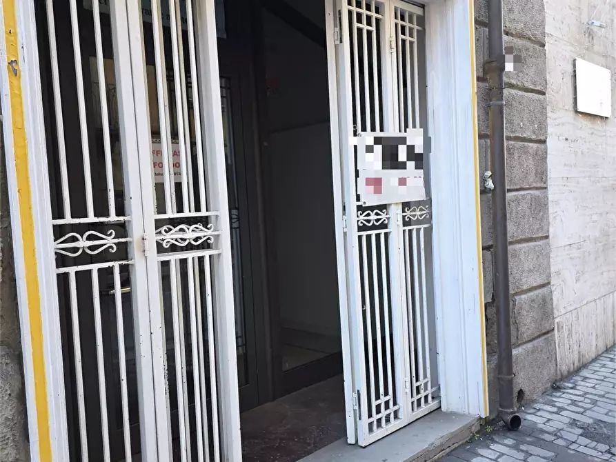 Immagine 2 di Locale commerciale in affitto  a Pontedera