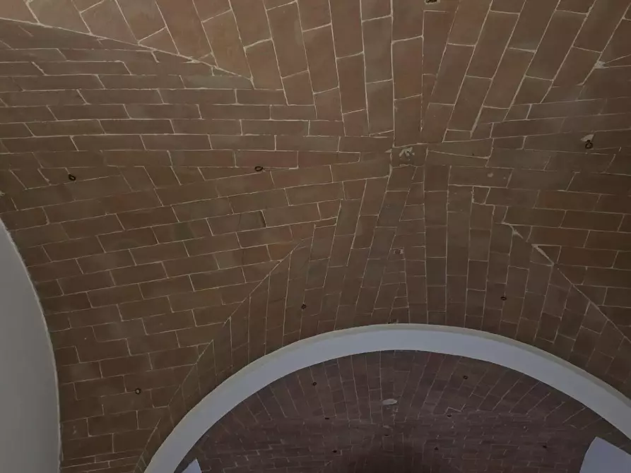 Immagine 5 di Locale commerciale in affitto  a Pontedera