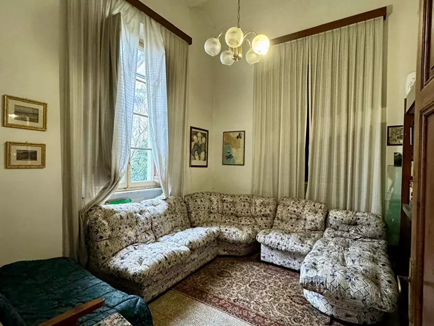 Immagine 13 di Villa in vendita  a Lucca