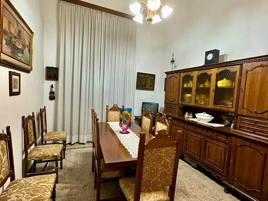 Immagine 11 di Villa in vendita  a Lucca