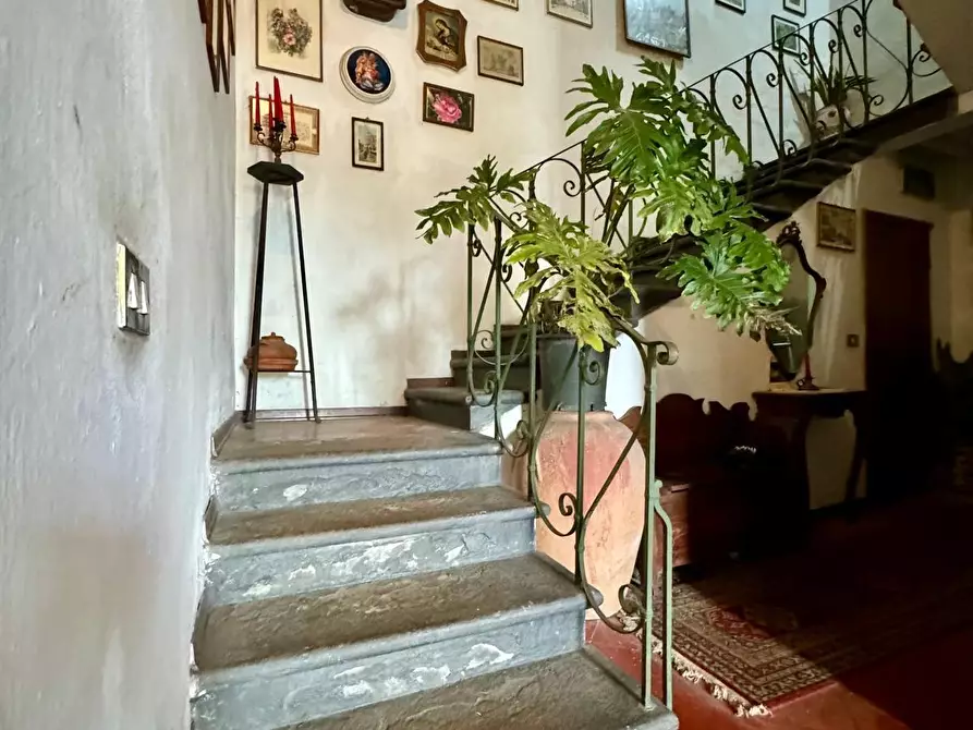 Immagine 33 di Villa in vendita  a Lucca