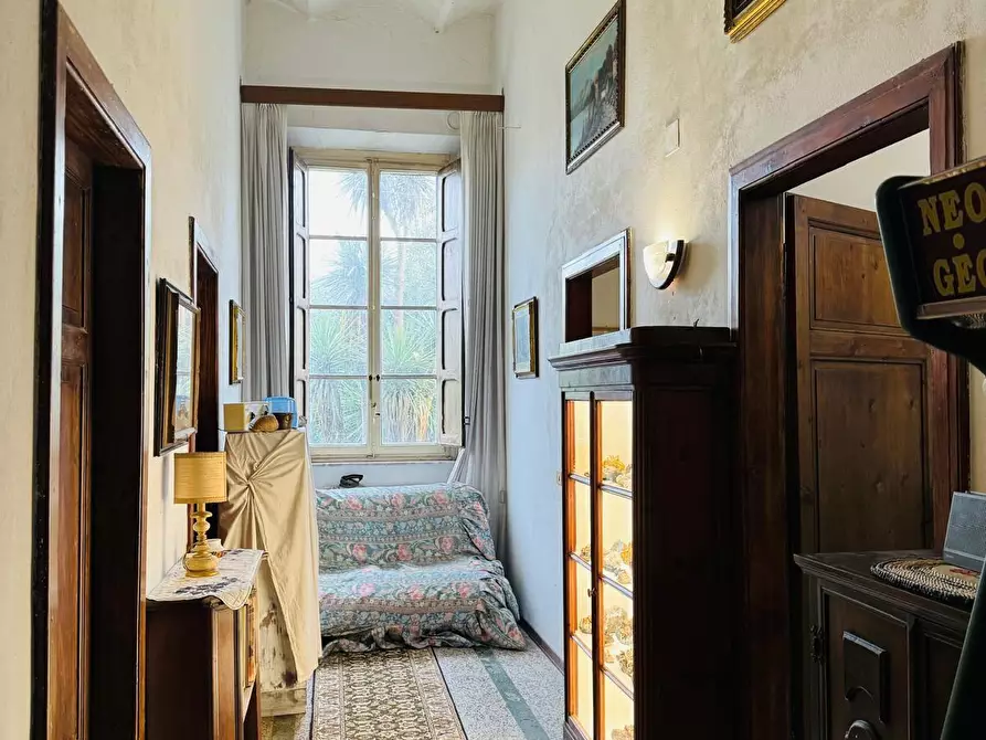 Immagine 8 di Villa in vendita  a Lucca