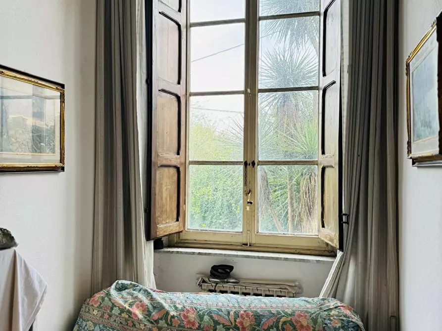 Immagine 9 di Villa in vendita  a Lucca