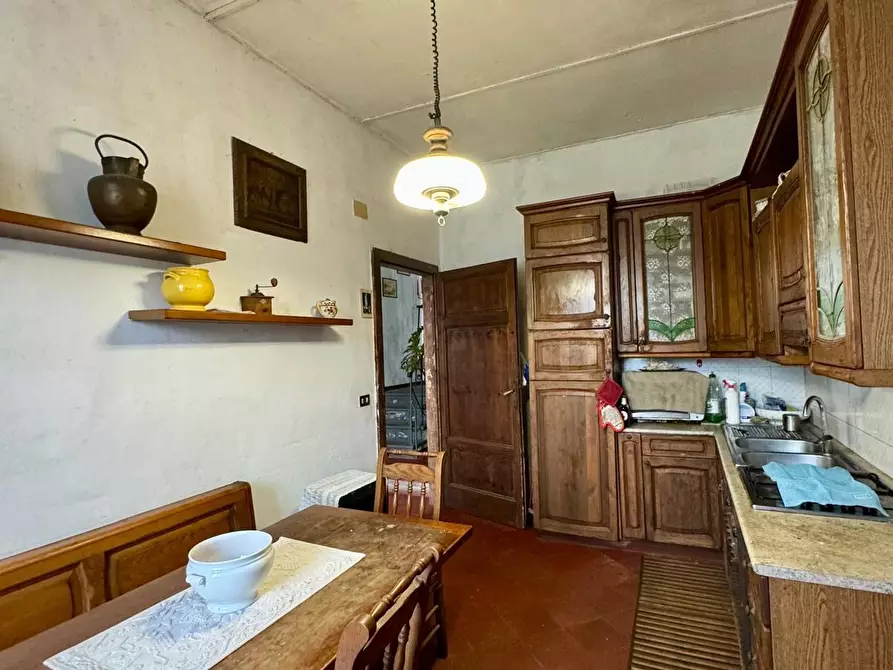 Immagine 7 di Villa in vendita  a Lucca