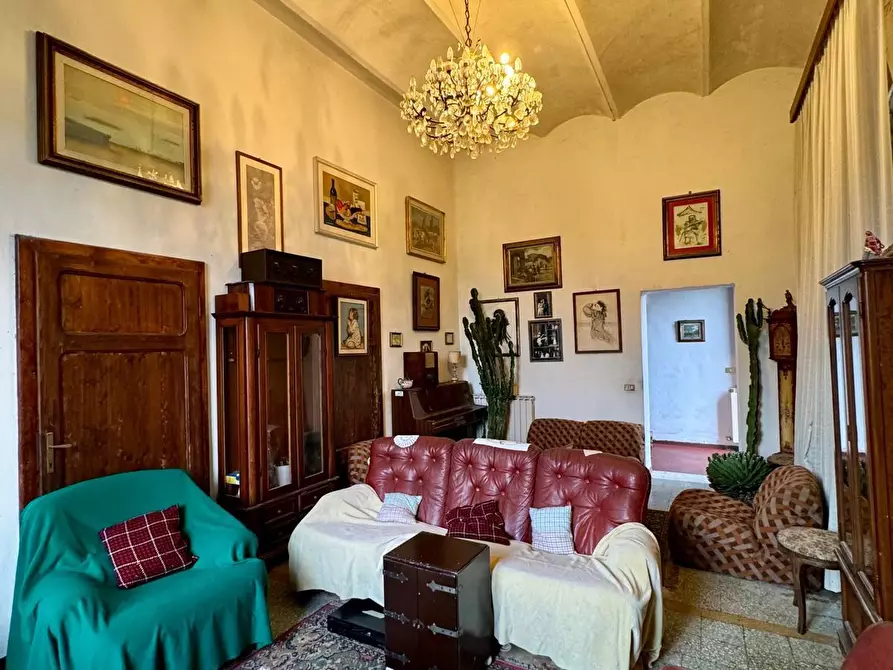 Immagine 5 di Villa in vendita  a Lucca