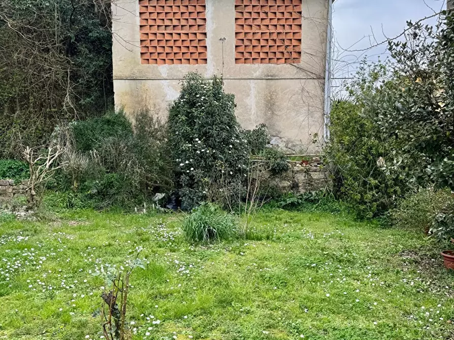 Immagine 40 di Villa in vendita  a Lucca