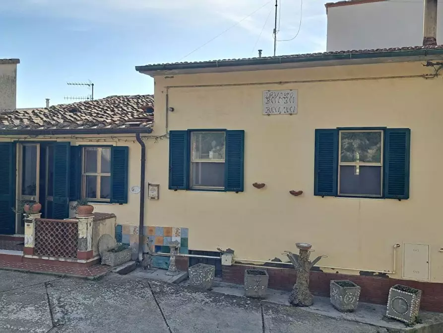 Immagine 1 di Porzione di casa in vendita  a Rosignano Marittimo