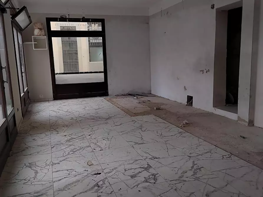 Immagine 5 di Locale commerciale in affitto  a Fucecchio