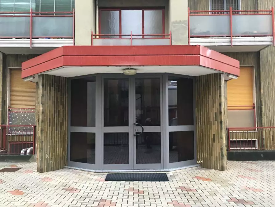 Immagine 2 di Magazzino in vendita  a Milano