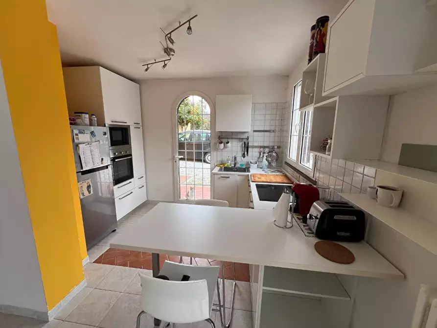 Immagine 5 di Porzione di casa in vendita  a Cecina