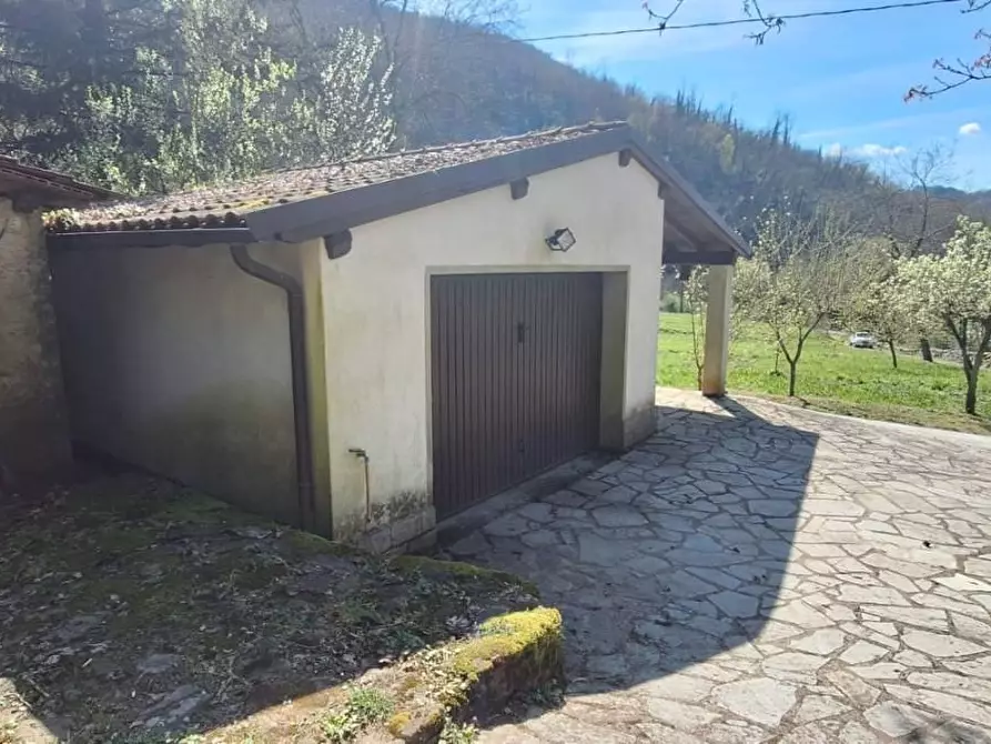 Immagine 13 di Porzione di casa in vendita  a Bagni Di Lucca