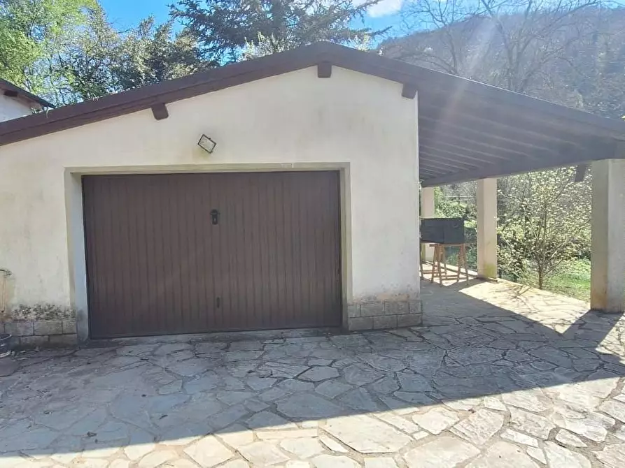Immagine 10 di Porzione di casa in vendita  a Bagni Di Lucca