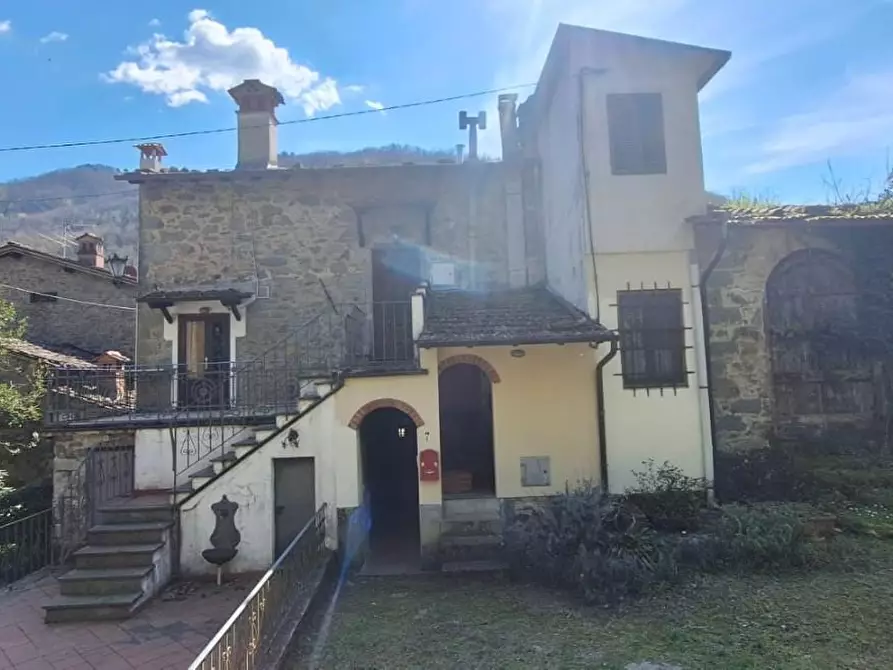 Immagine 28 di Porzione di casa in vendita  a Bagni Di Lucca