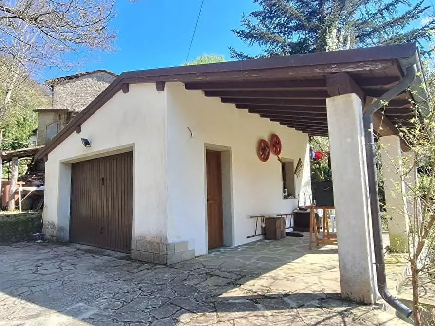 Immagine 11 di Porzione di casa in vendita  a Bagni Di Lucca