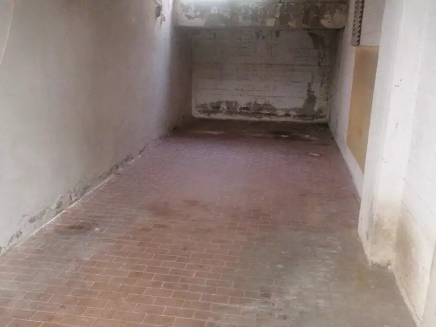 Immagine 4 di Garage in vendita  a Pisa