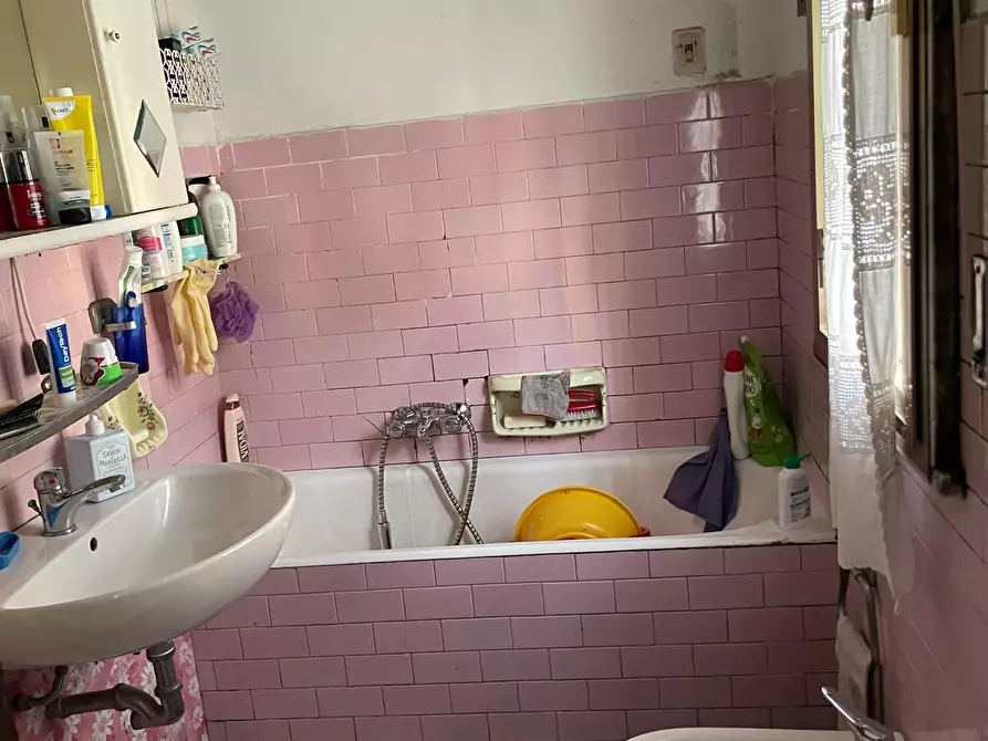 Immagine 5 di Appartamento in vendita  a Carrara