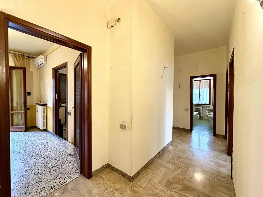 Immagine 13 di Casa bifamiliare in vendita  a Lucca