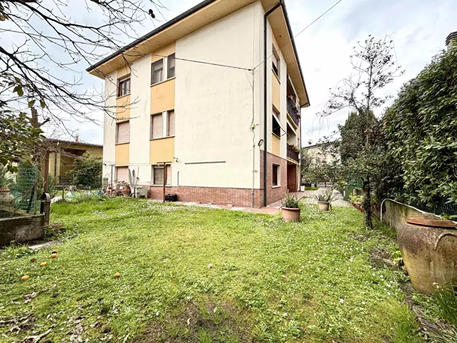 Immagine 29 di Casa bifamiliare in vendita  a Lucca