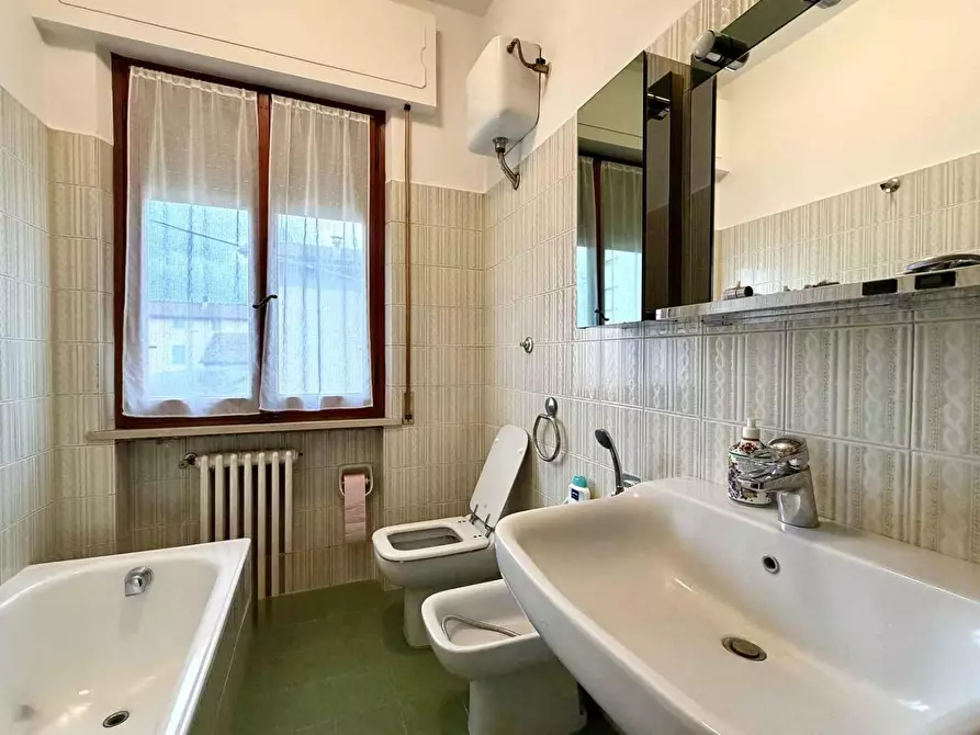 Immagine 42 di Casa bifamiliare in vendita  a Lucca