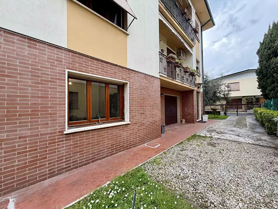 Immagine 5 di Casa bifamiliare in vendita  a Lucca