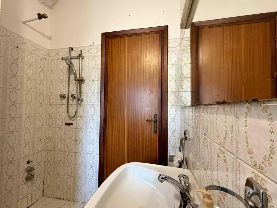 Immagine 21 di Casa bifamiliare in vendita  a Lucca