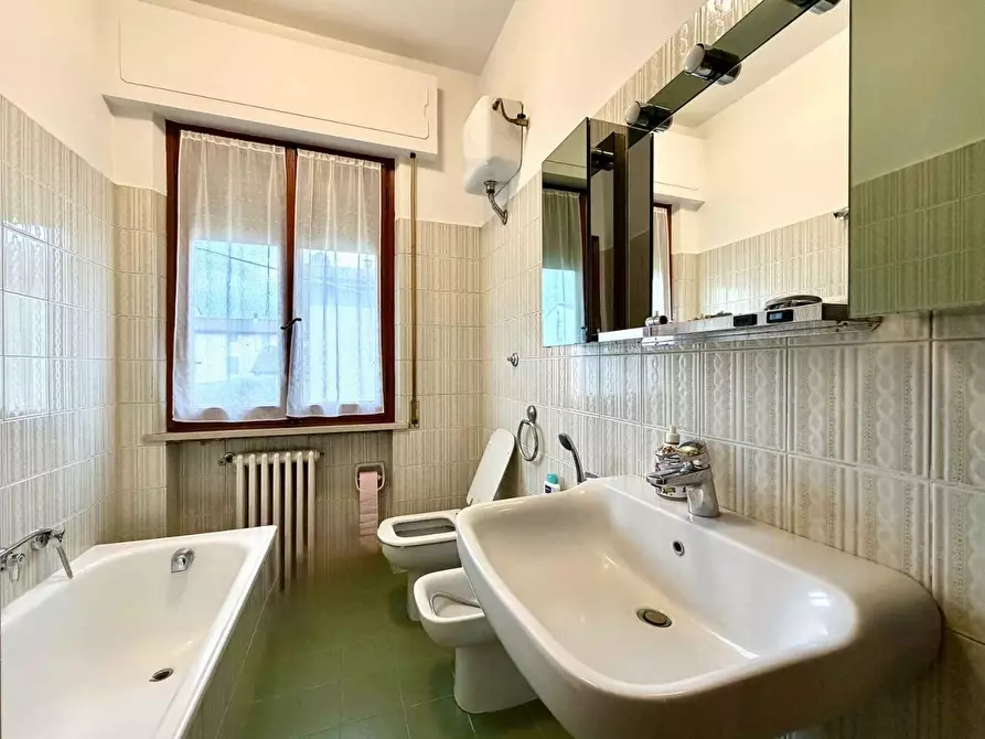 Immagine 22 di Casa bifamiliare in vendita  a Lucca