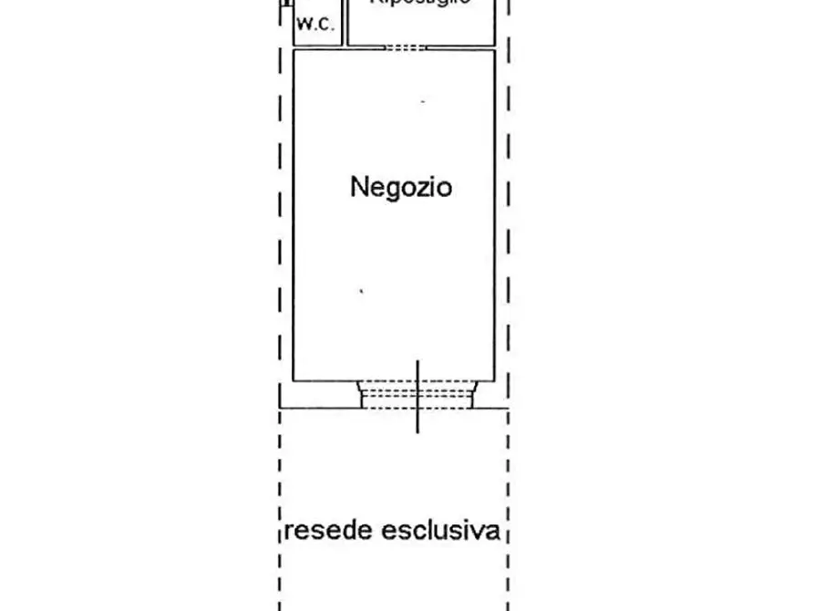 Immagine 2 di Negozio in vendita  a Camaiore