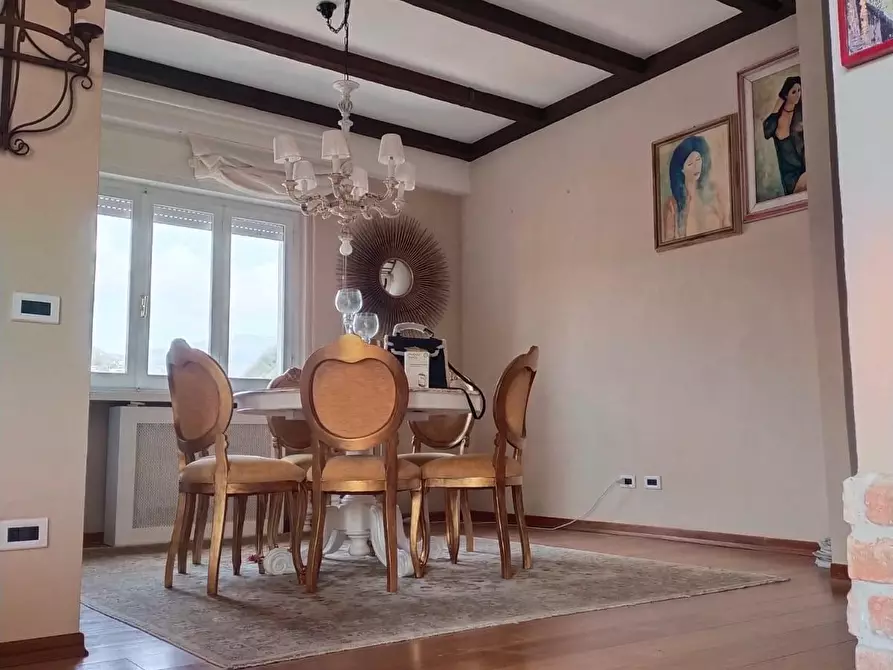 Immagine 2 di Appartamento in vendita  a Carrara