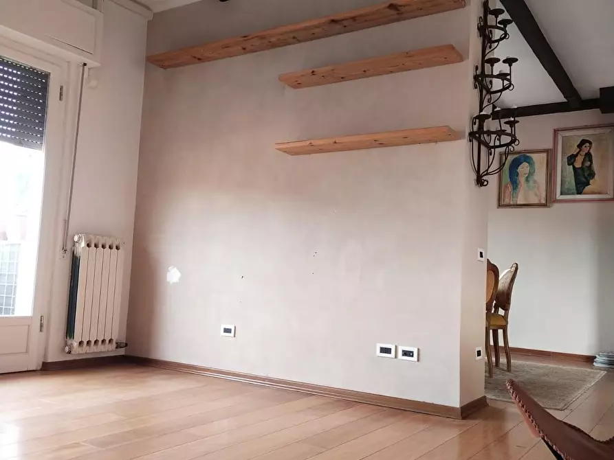 Immagine 12 di Appartamento in vendita  a Carrara