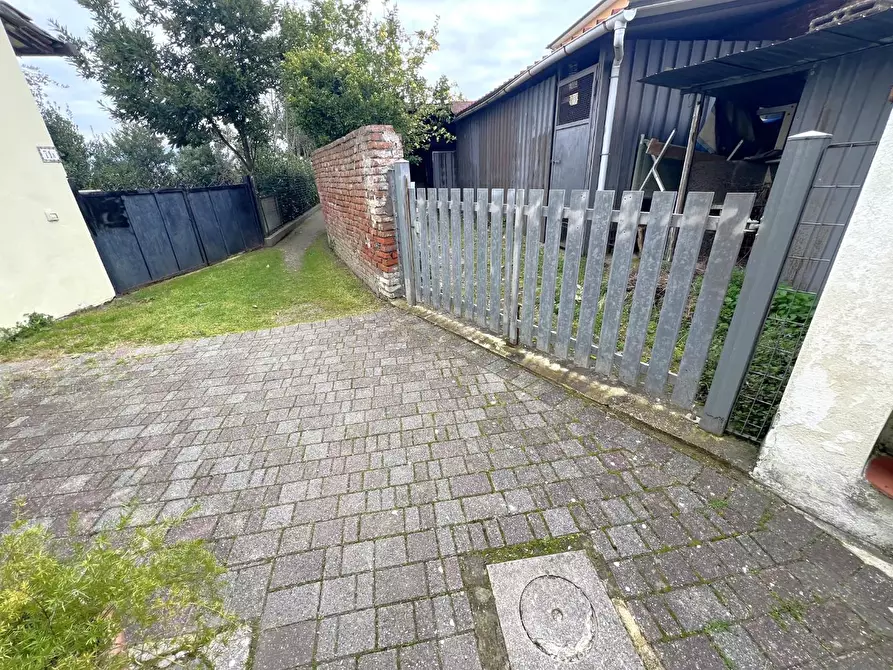 Immagine 16 di Terratetto in vendita  a Pisa