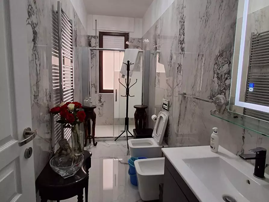 Immagine 7 di Appartamento in vendita  a Livorno