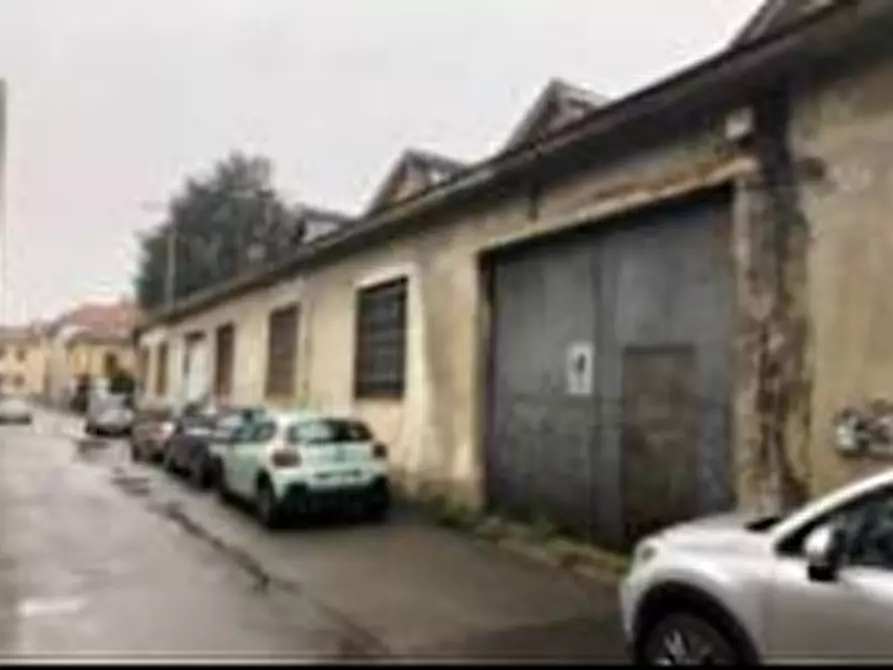 Immagine 3 di Attività artigianale in vendita  a Vigevano